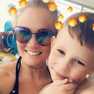 Meet your Posher, Angela